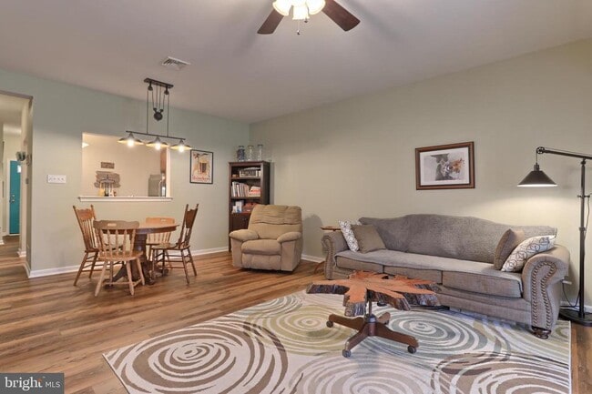 Building Photo - 2075 Deer Run Dr