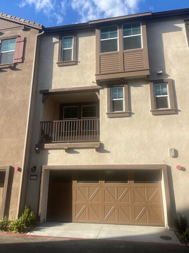 Building Photo - 28130 Melrose Dr