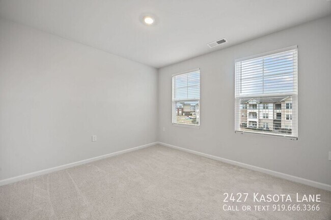 Building Photo - 2427 Kasota Ln