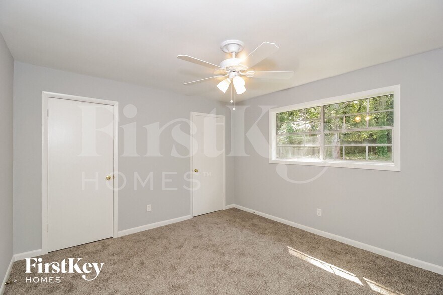 Building Photo - 76 Hunters Cir