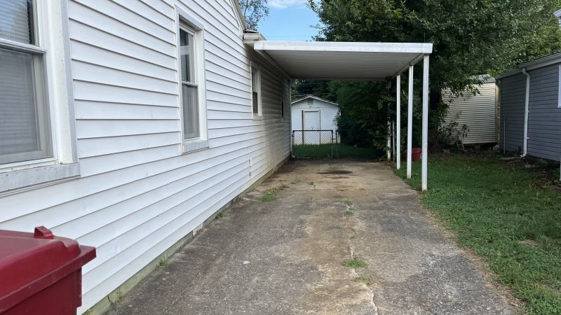 Building Photo - 1311 E Holston Ave
