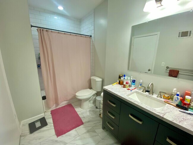 Building Photo - 517 74th St