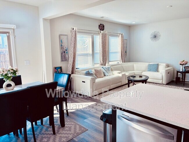 Building Photo - 993 Deaton Dr