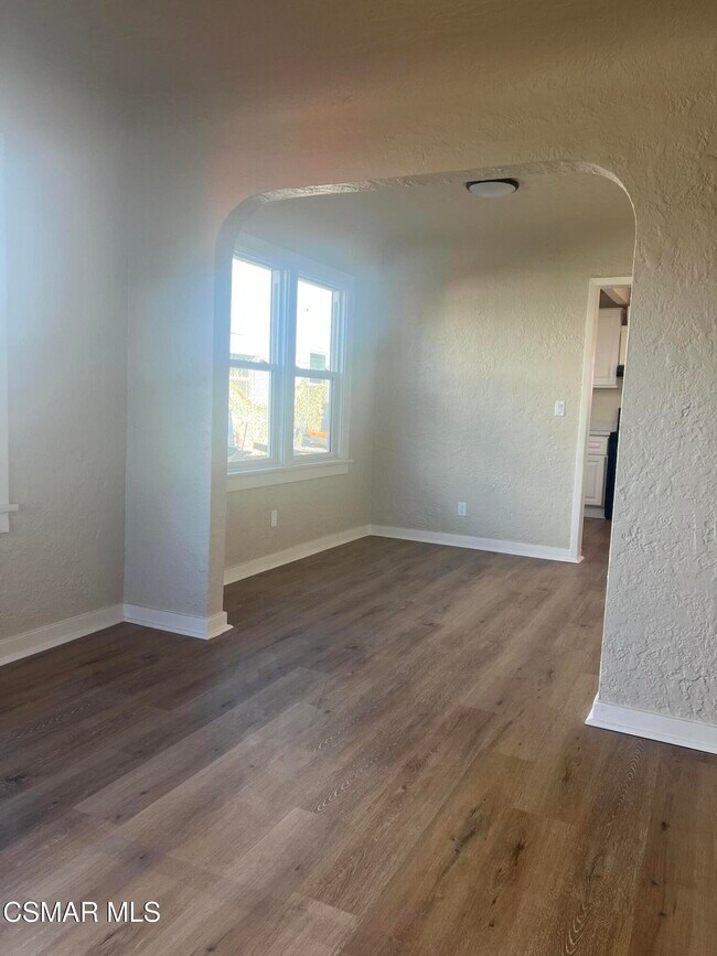 Building Photo - 341 S Ave 56