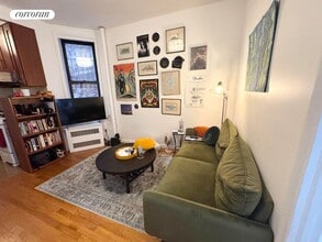 Building Photo - 172 Mulberry St