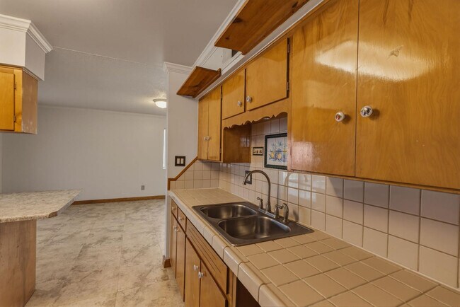 Building Photo - 3636 W Keim Dr
