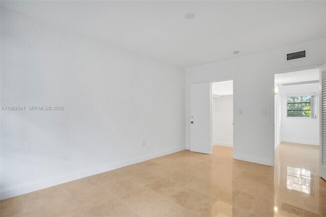 Building Photo - 50 Park Dr