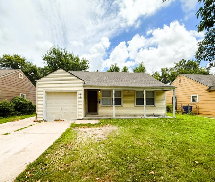 Primary Photo - 1748 N Garland St