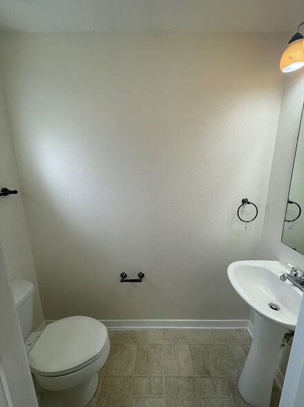 Building Photo - 4083 Dover Terrace Dr