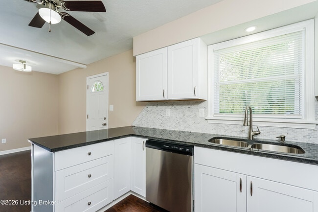 Building Photo - 3114 Tara Gale Dr