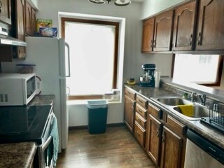 kitchen with glass top stove and recently remodeled sink/counter - 2016 McKenna Blvd
