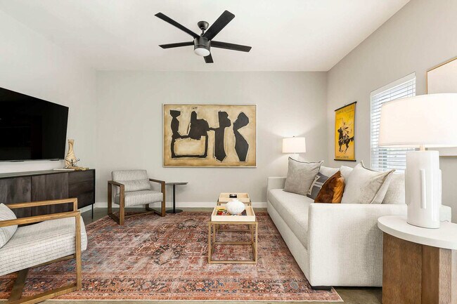 Building Photo - 2505 Thornton Rd