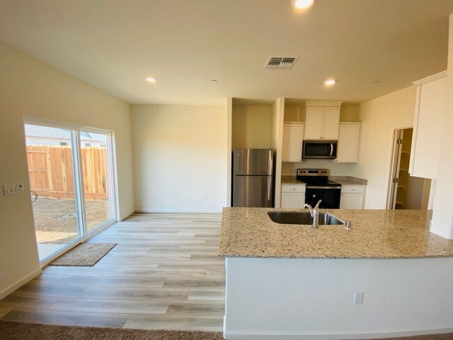 Building Photo - 5531 Glowhaven St
