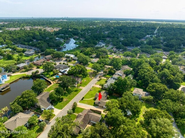 Building Photo - 3 BD 2 BA Home in the Bayou View School District of Gulfport includes LAWN CARE