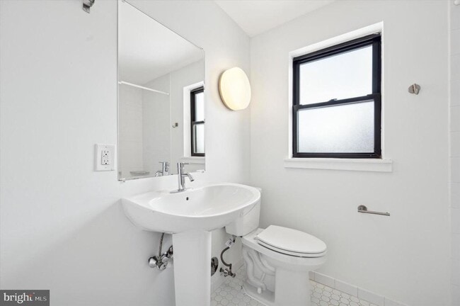 Building Photo - 29 Rolling Rd