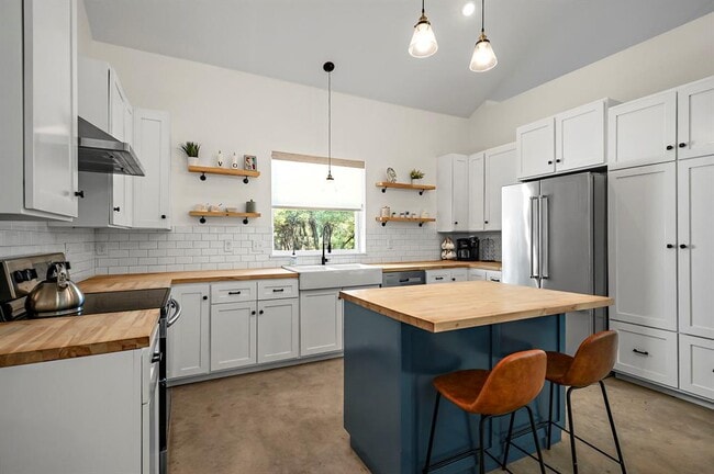 Building Photo - 805 Gallagher Dr