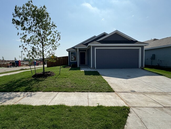 Building Photo - Brand new Mckinney home ready for move in!