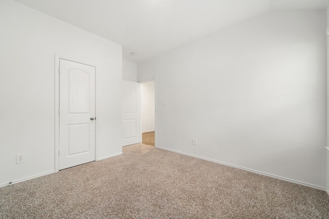 Building Photo - 16011 Mersmann Rdg Ln