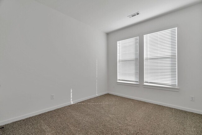 Building Photo - Brand-New 4 Bedroom in Siloam Springs! 3-C...