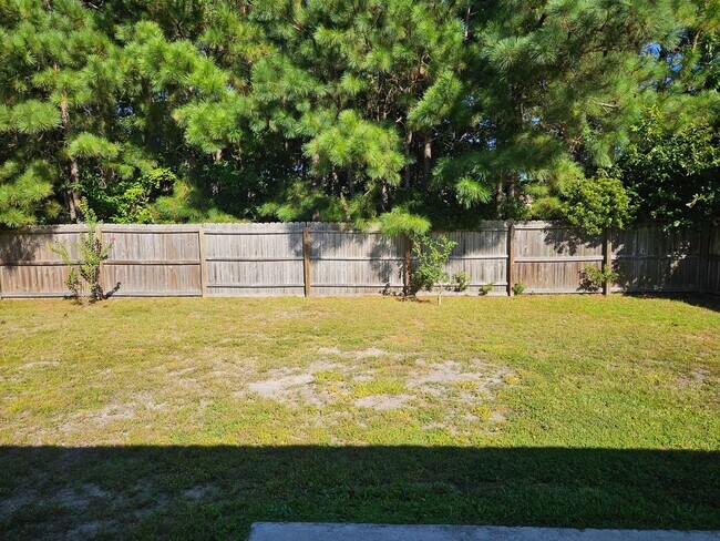 Building Photo - 3 bedroom, 2 bath home in the Neighborhoods of Holly Ridge Community