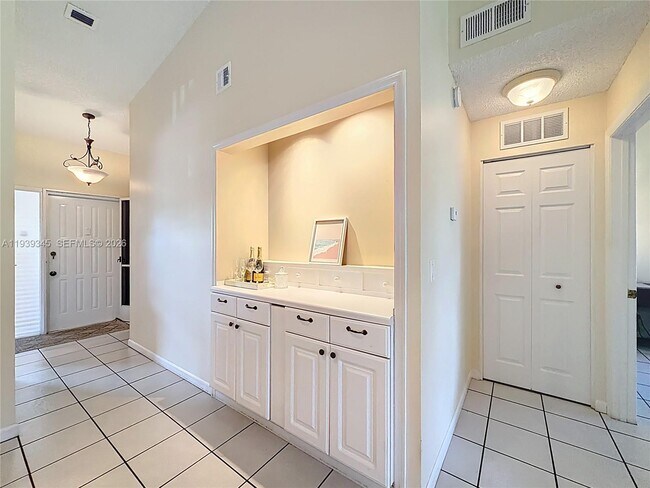 Building Photo - 2363 SW 15th St