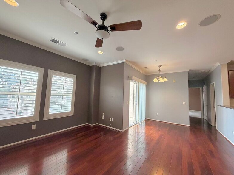 Building Photo - 11450 Church St