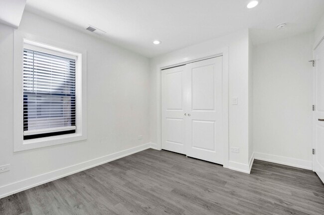 Building Photo - 3648 S Paulina St