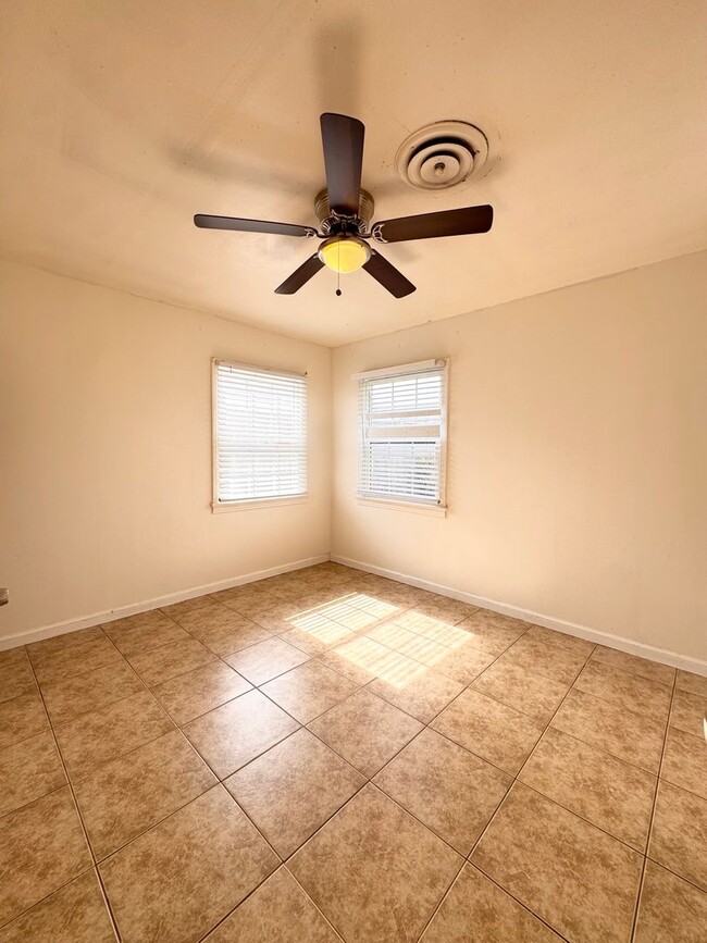 Building Photo - Cozy Home For Rent - SPECIAL OF THE MONTH! $500 OFF FIRST MONTH RENT