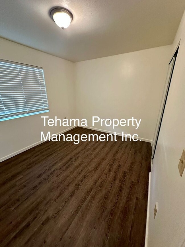 Building Photo - Renovated 2 Bedroom/1 Bath Gerber home wit...
