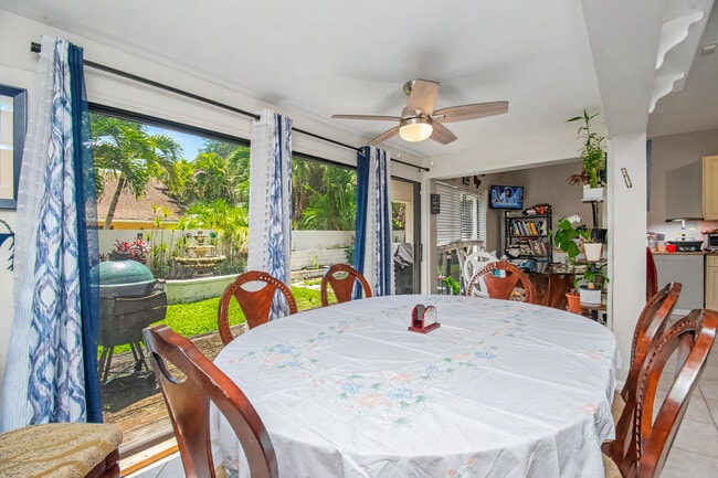 Building Photo - 7678 Solimar Cir