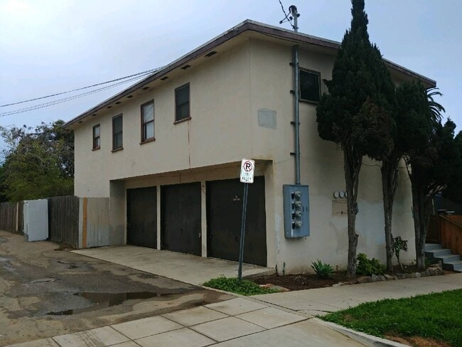 Building Photo - 905 Seagaze Dr
