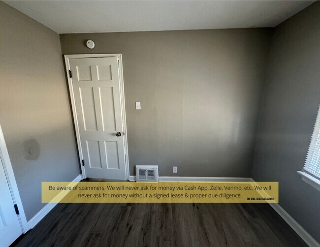 Building Photo - 10135 Cabot Dr