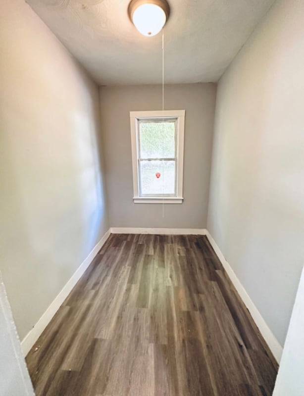 Building Photo - 41 Buell St