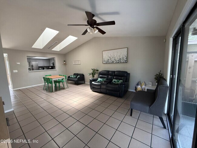 Building Photo - 2360 Bitternut Way