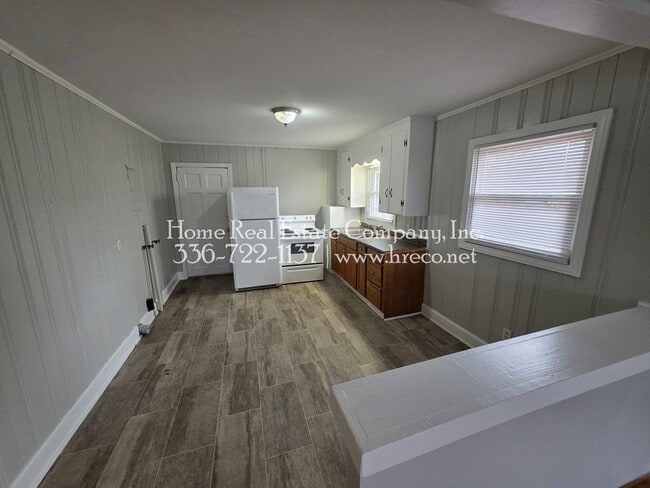 Building Photo - 2418 Newark St