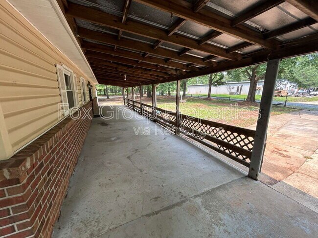 Building Photo - 579 Old Speedway Dr NW