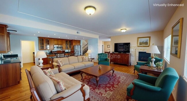 Building Photo - 2025 Cypress Ave.