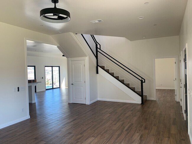 Building Photo - 14425 Hardtree Dr