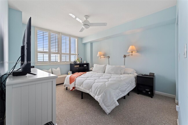 Building Photo - 610 W Las Olas Blvd