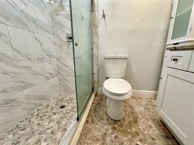 Building Photo - 6300 Royal Woods Dr