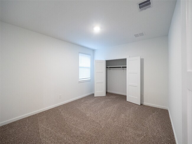 Building Photo - 387 Westlake Terrace Dr