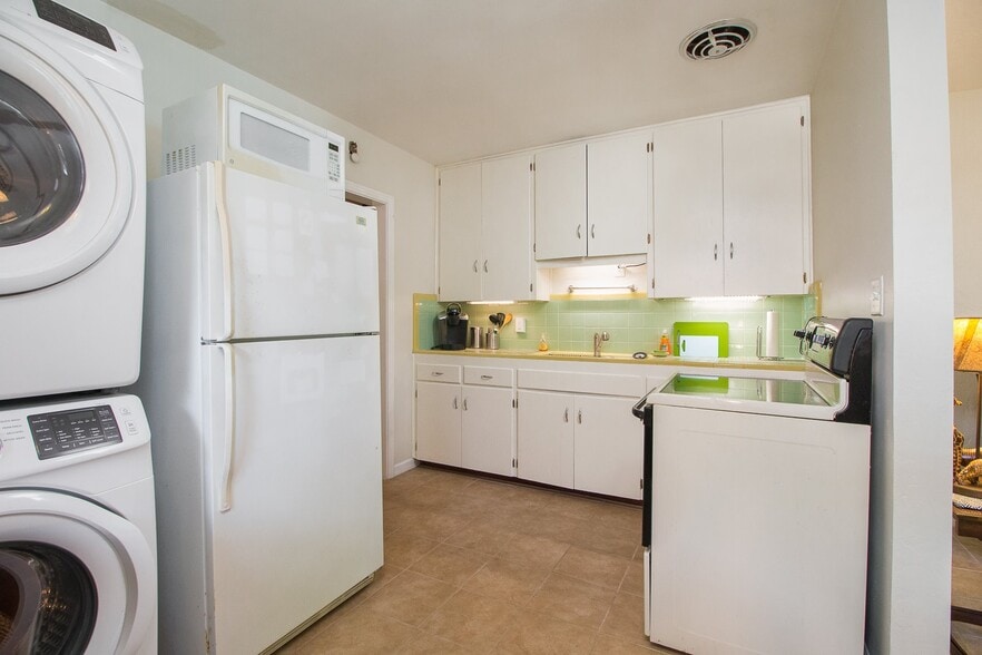 Building Photo - 111 NW 21st St