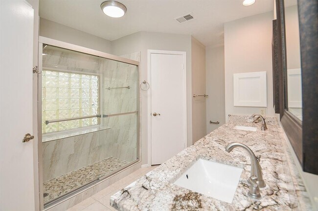 Building Photo - 2119 Landcircle Ct