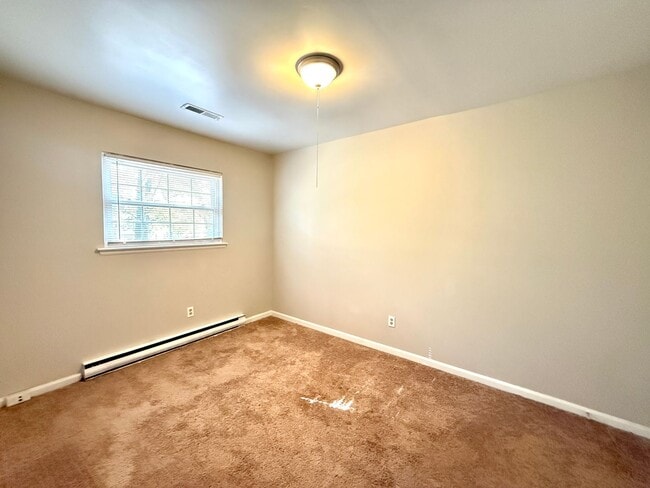 Building Photo - 2770 Laguna Ave