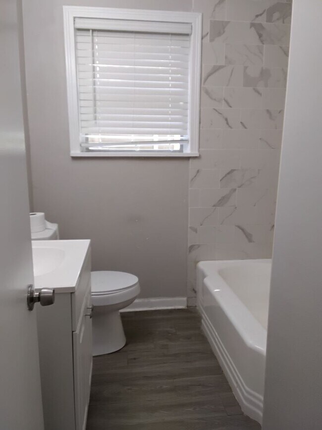 Building Photo - $500 OFF MOVE IN SPECIAL - HEART OF BROADMOOR HOME-3/1.5
