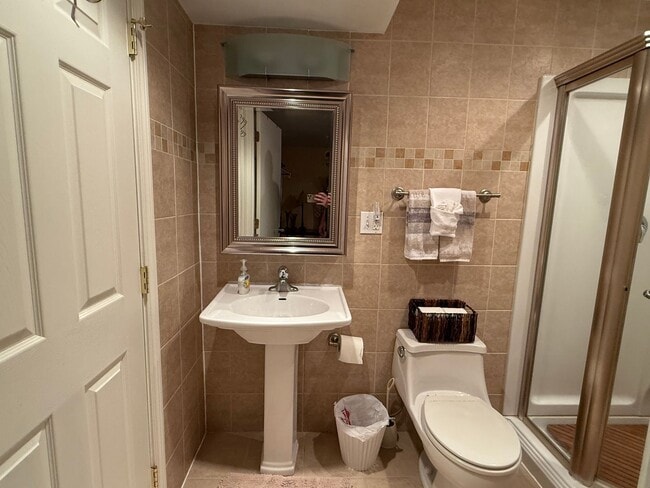 Building Photo - Charming 3-Bedroom Condo in Laconia, NH – ...