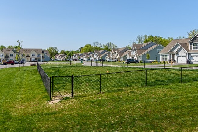 Building Photo - 24 Grn Spg Ln