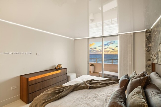 Building Photo - 5555 Collins Ave