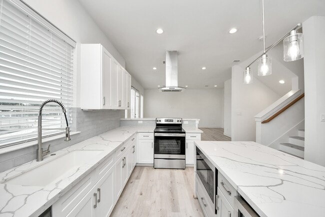 Building Photo - 2920 Nance St