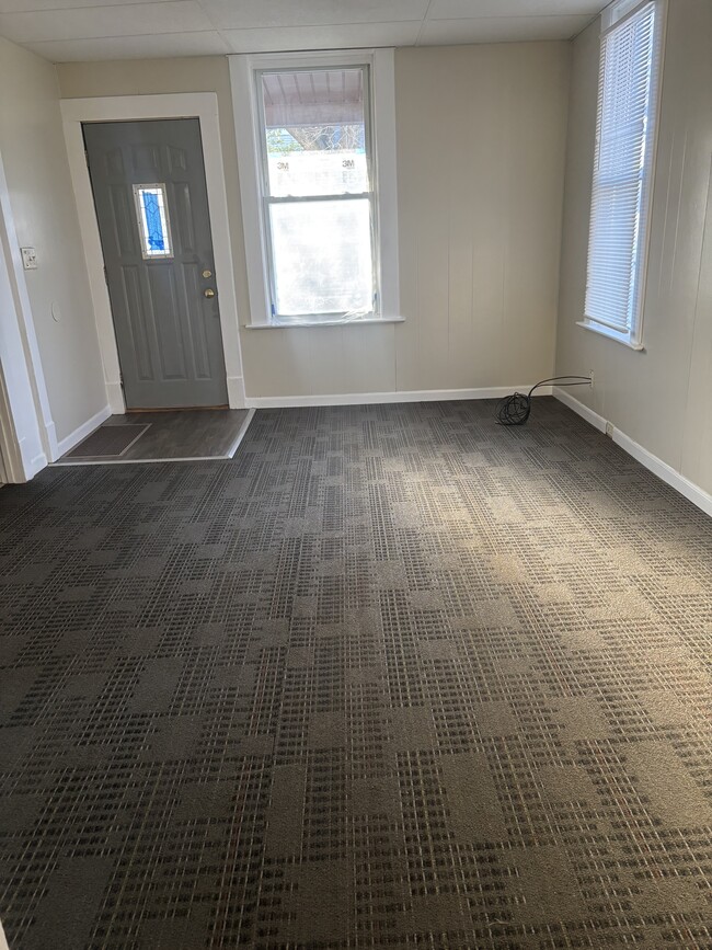 Building Photo - 957 Dorchester Ave SW